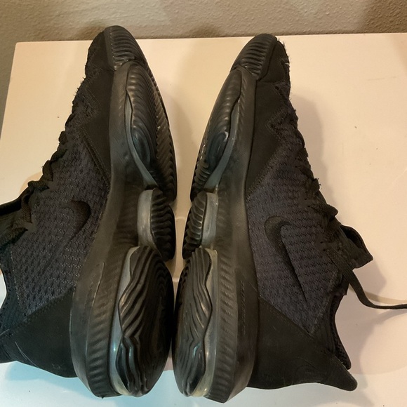 Nike LeBron 16 low triple black Men\'s  Athletic Shoes 10 main image 5